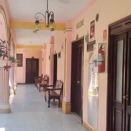 Hotel Chaparral Panajachel Extérieur photo