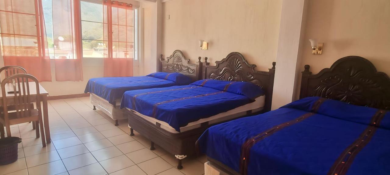 Hotel Chaparral Panajachel Extérieur photo